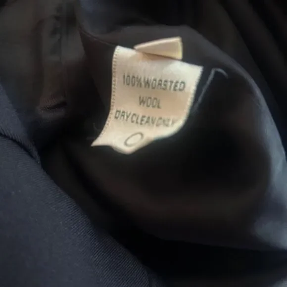 Austin Reed Vintage Navy Wool Double-Breasted lined blazer, size 14W - Picture 6 of 8